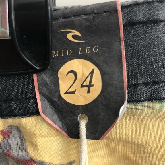 🥳HOST PICK🥳 NWT Rip Curl board shorts - Picture 10 of 10